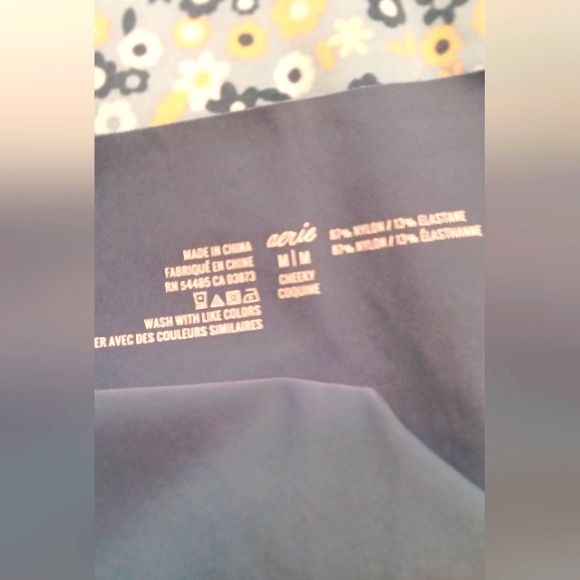 Sale*3pk no show cheeky panties - Picture 3 of 3